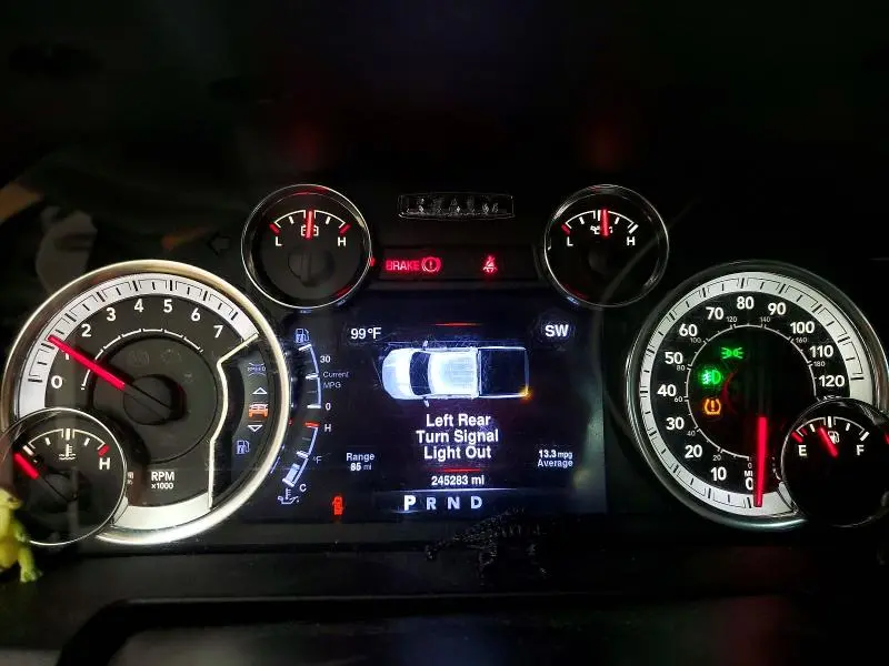 2013 RAM 1500 SLT  