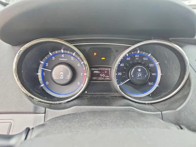 2011 HYUNDAI SONATA GLS  