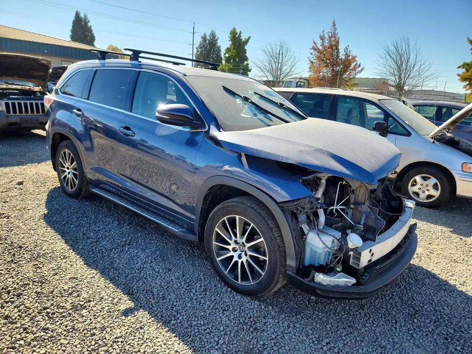 2014 TOYOTA HIGHLANDER LIMITED  