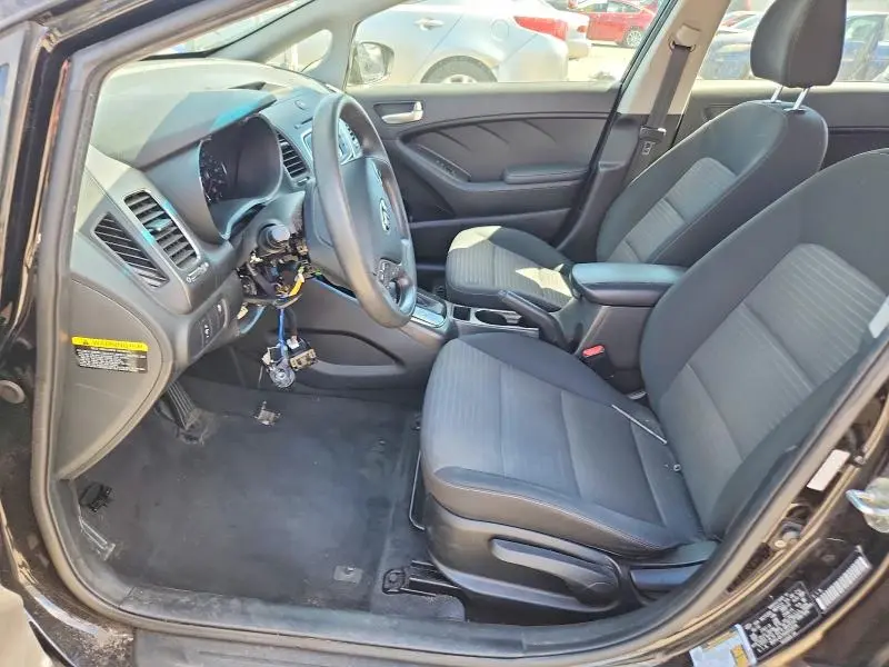 2017 KIA FORTE LX  