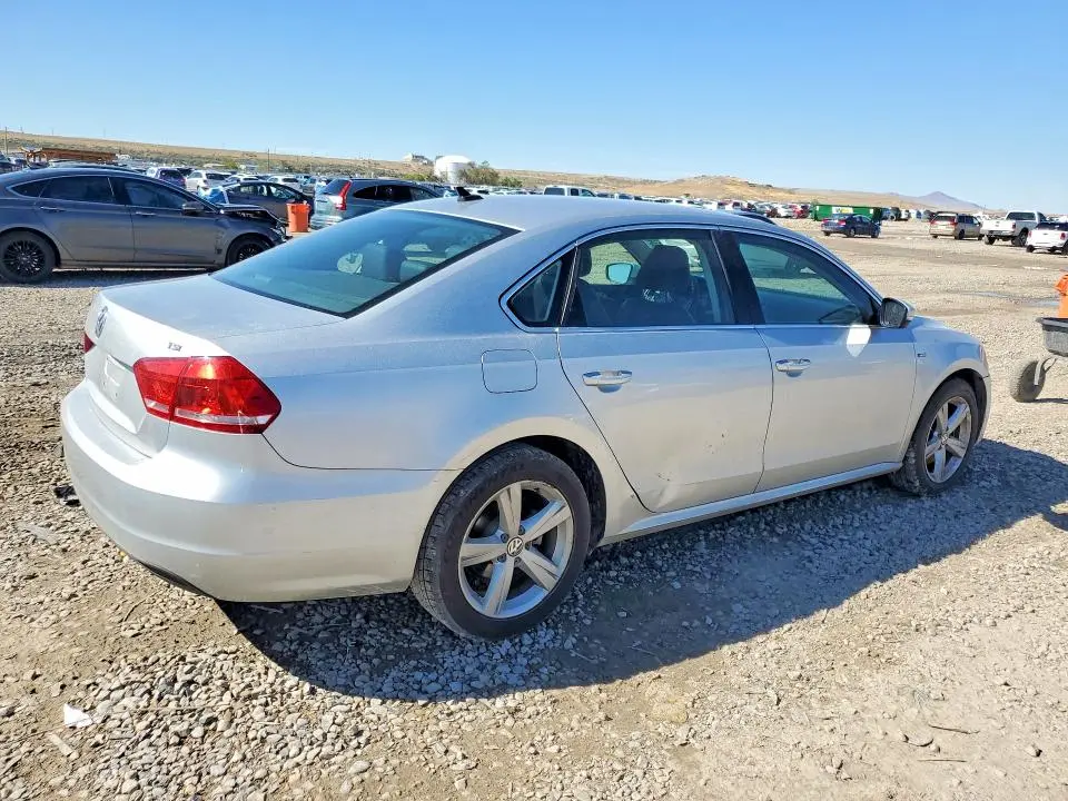 2015 VOLKSWAGEN PASSAT S  