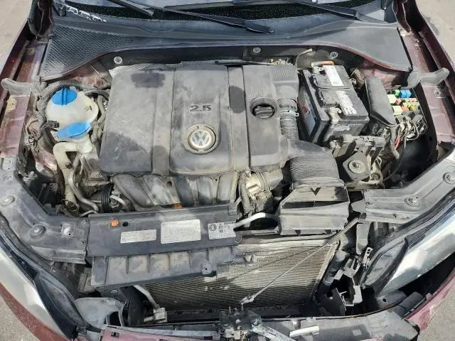 2013 VOLKSWAGEN PASSAT SE  