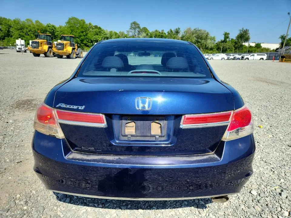 2011 HONDA ACCORD LX  