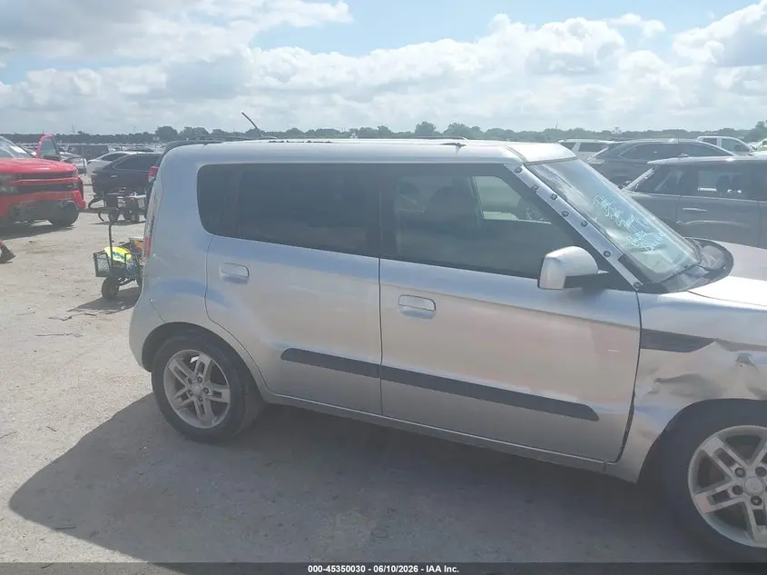 2010 KIA SOUL +