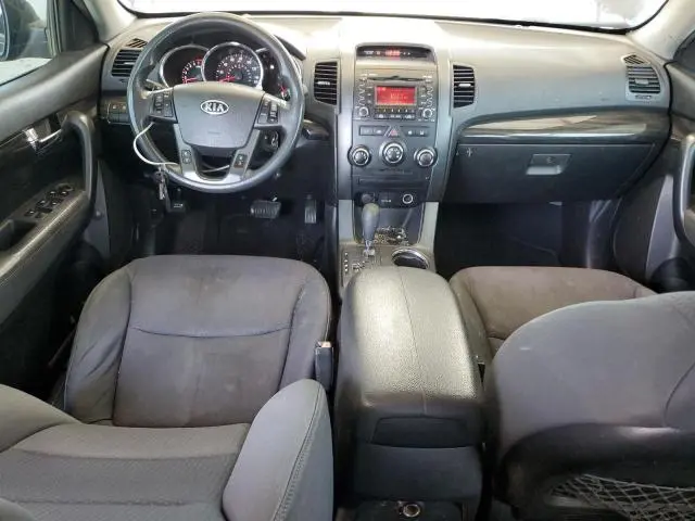 2011 KIA SORENTO BASE  