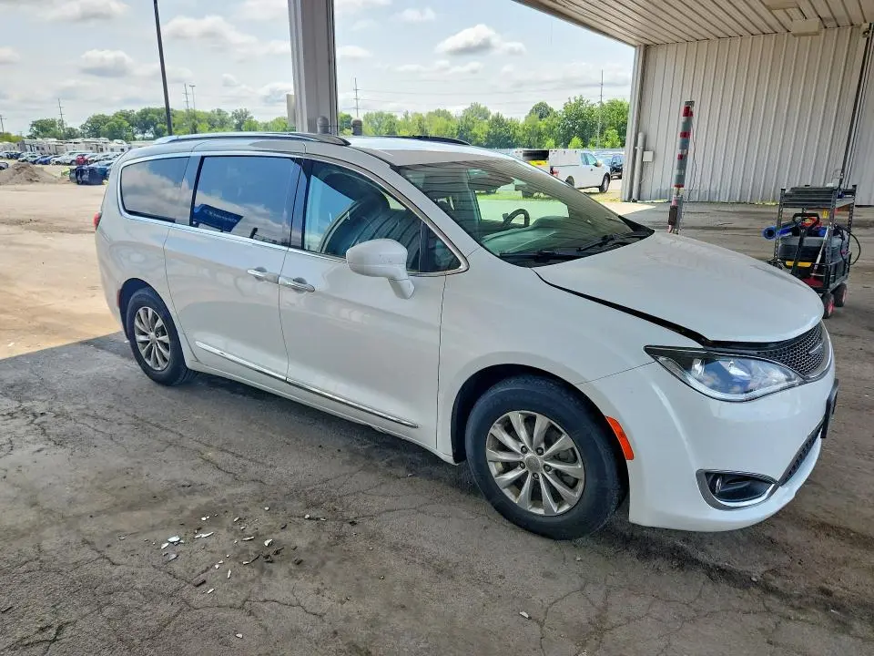 2019 CHRYSLER PACIFICA TOURING L  