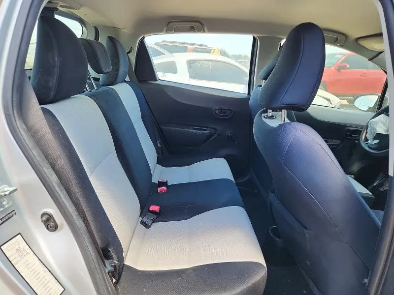 2012 TOYOTA YARIS 5-DOOR L  