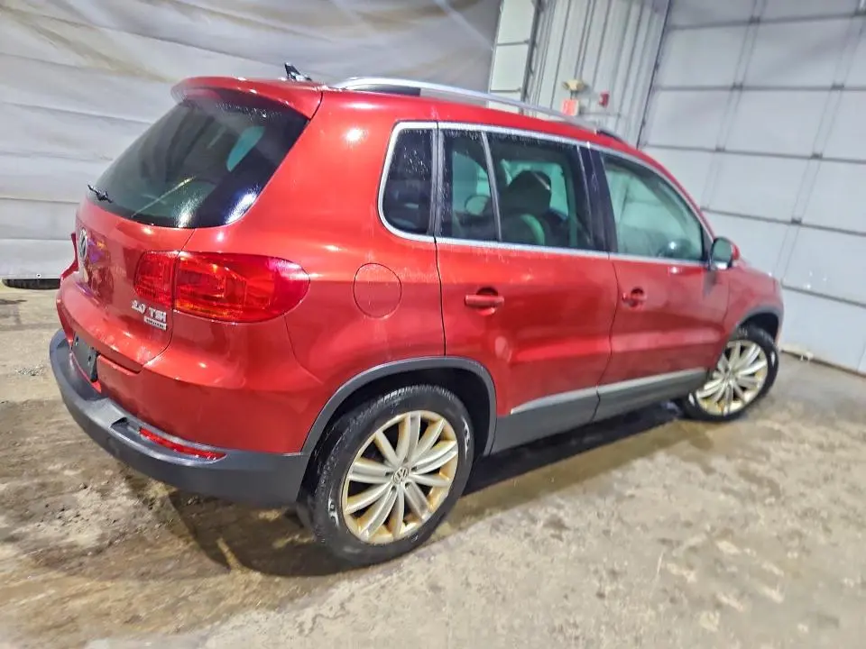2013 VOLKSWAGEN TIGUAN S  