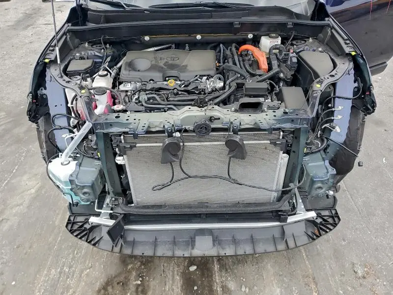 2024 TOYOTA VENZA LE  