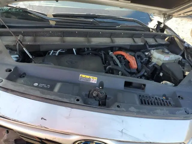 2022 TOYOTA HIGHLANDER HYBRID XLE  