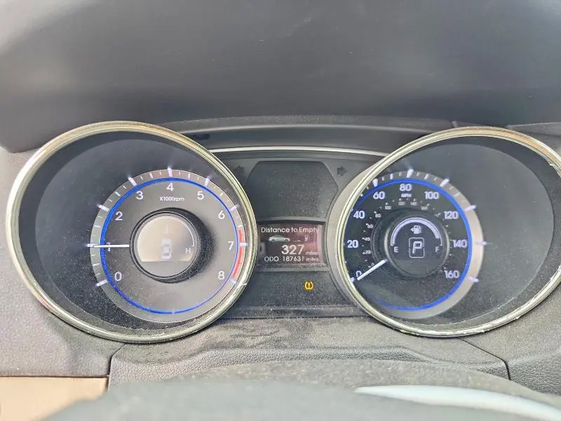 2011 HYUNDAI SONATA GLS  