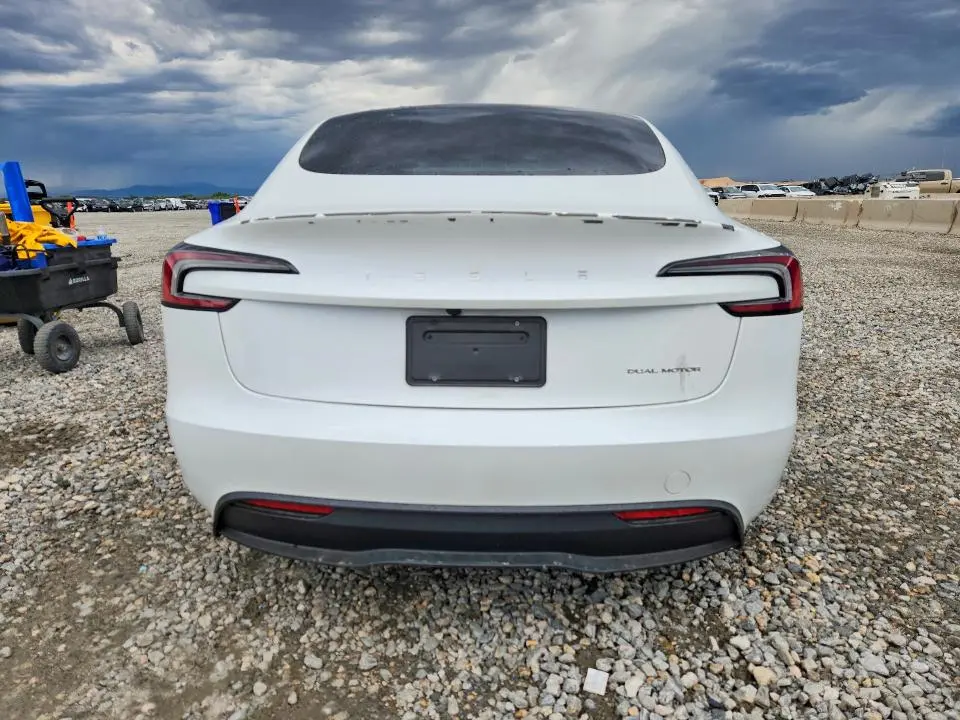 2024 TESLA MODEL 3   