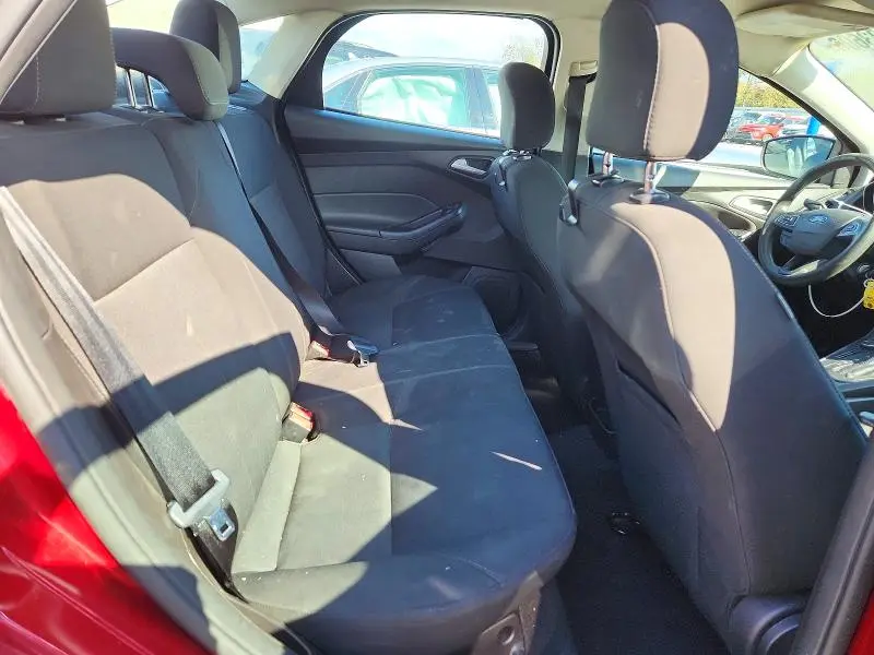 2016 FORD FOCUS SE  
