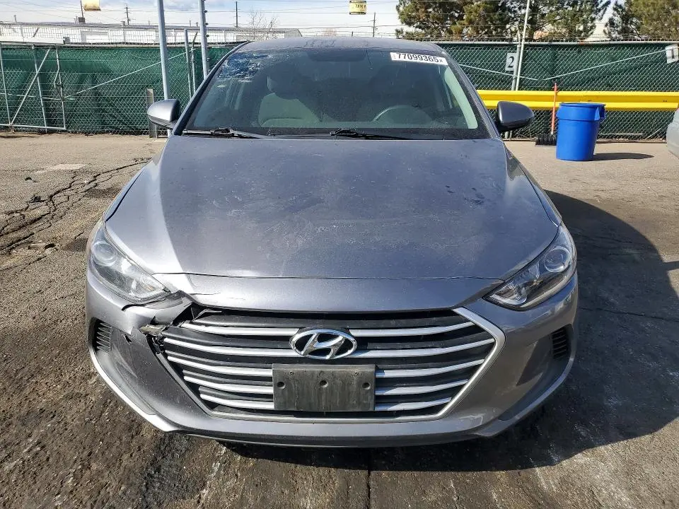 2018 HYUNDAI ELANTRA SE  