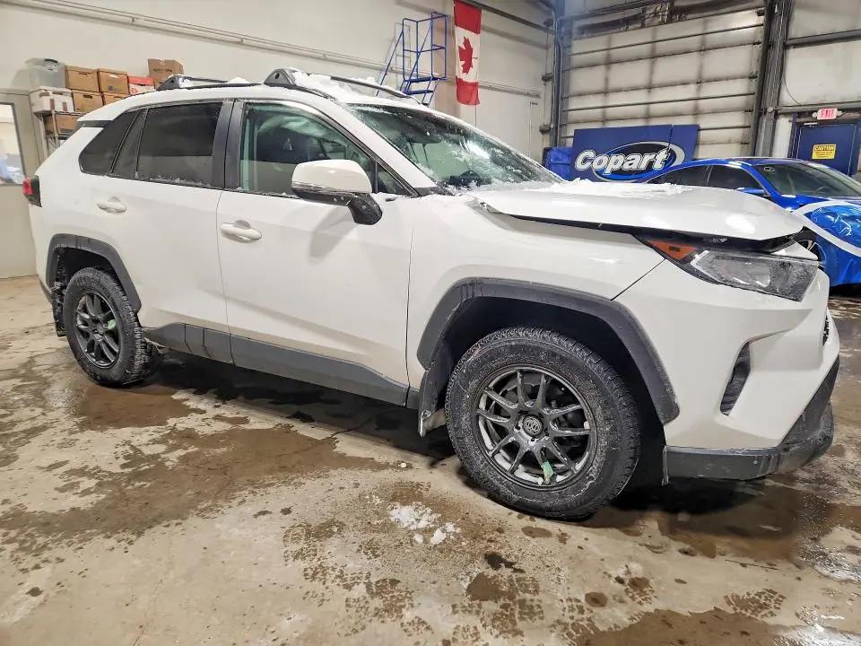 2019 TOYOTA RAV4 XLE  