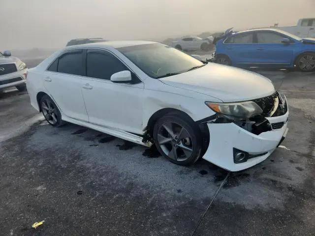 2014 TOYOTA CAMRY SE  
