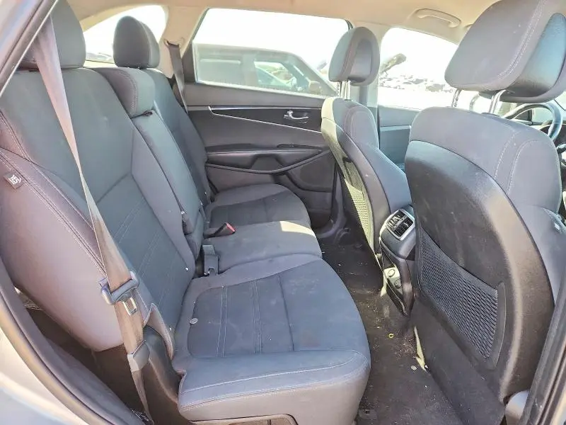 2016 KIA SORENTO LX V6  