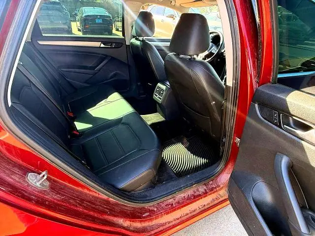 2015 VOLKSWAGEN PASSAT SE  