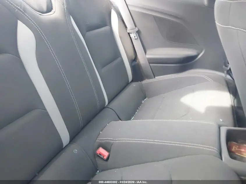 2021 CHEVROLET CAMARO RWD  1LT