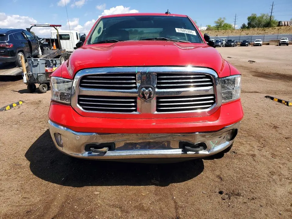 2016 RAM 1500 SLT  