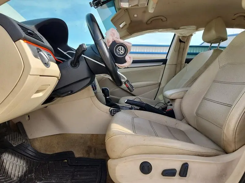 2015 VOLKSWAGEN PASSAT S  