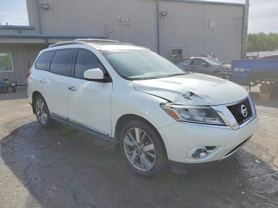 2016 NISSAN PATHFINDER PLATINUM  