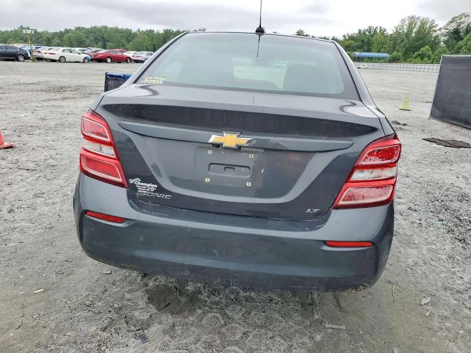 2017 CHEVROLET SONIC LT  