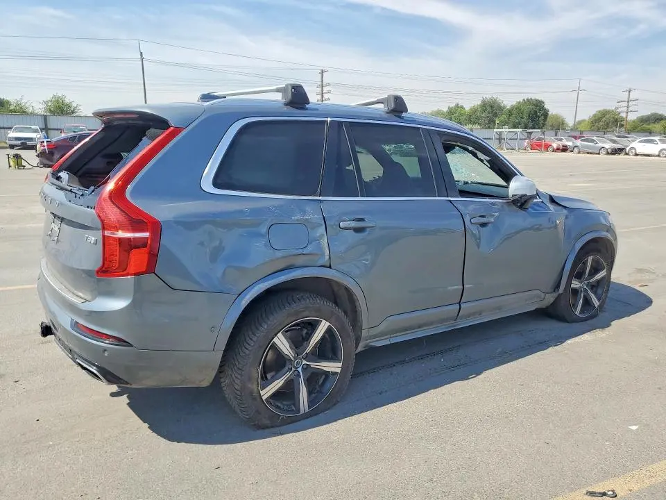 2018 VOLVO XC90 T8  