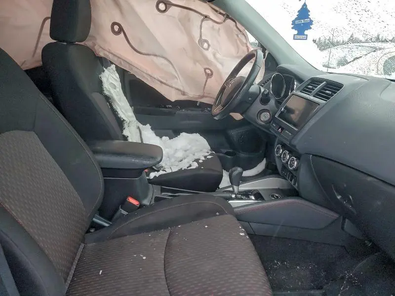 2019 MITSUBISHI RVR SE  