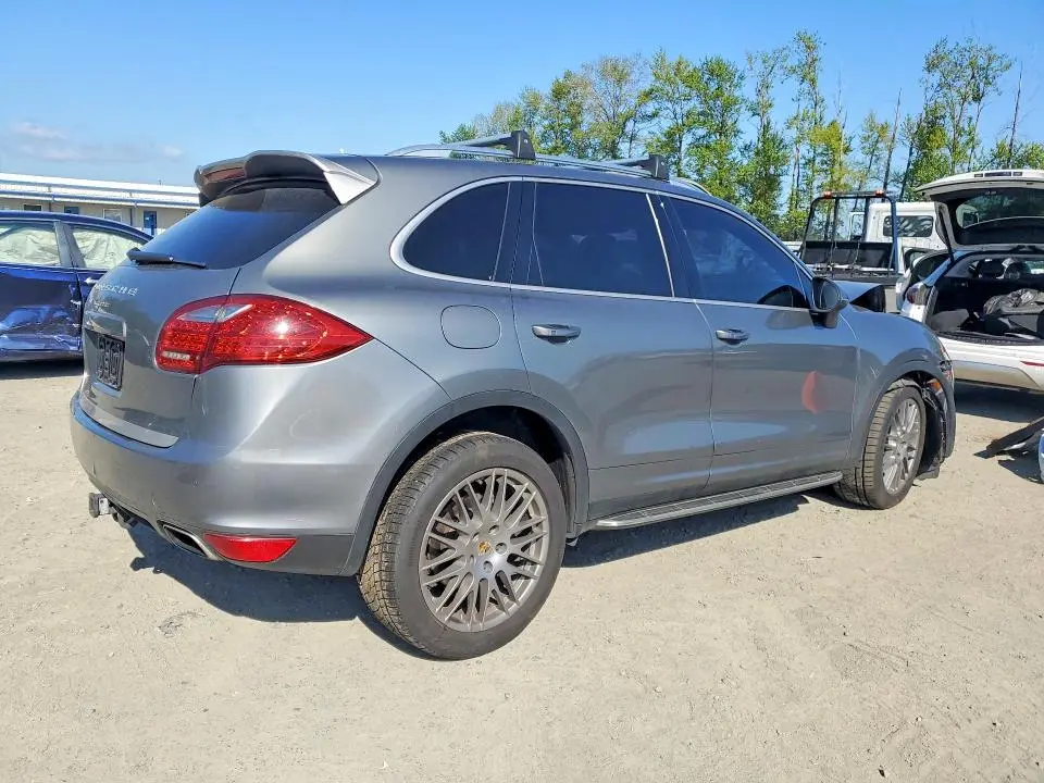 2014 PORSCHE CAYENNE   