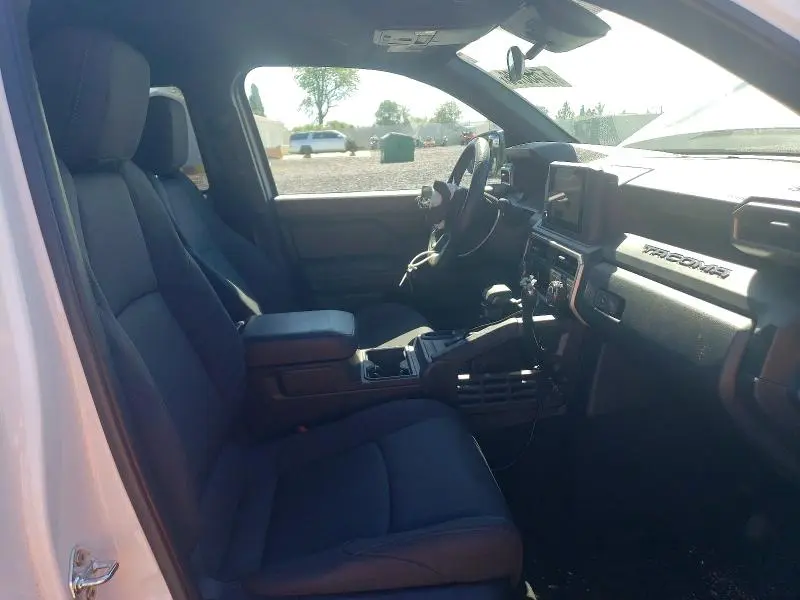 2025 TOYOTA TACOMA SR  