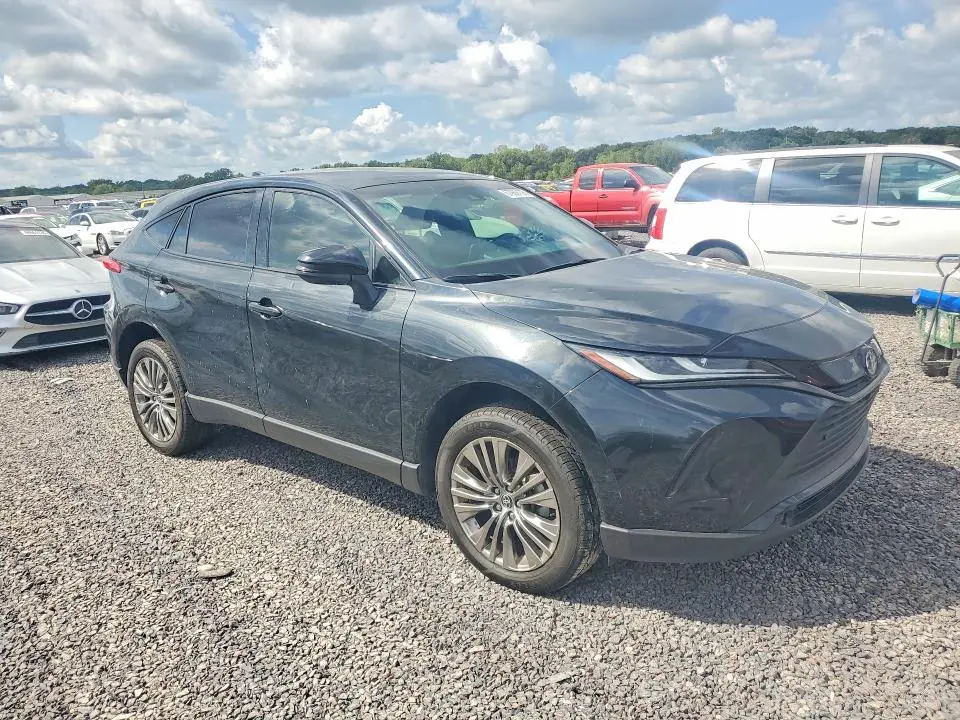2022 TOYOTA VENZA LIMITED  