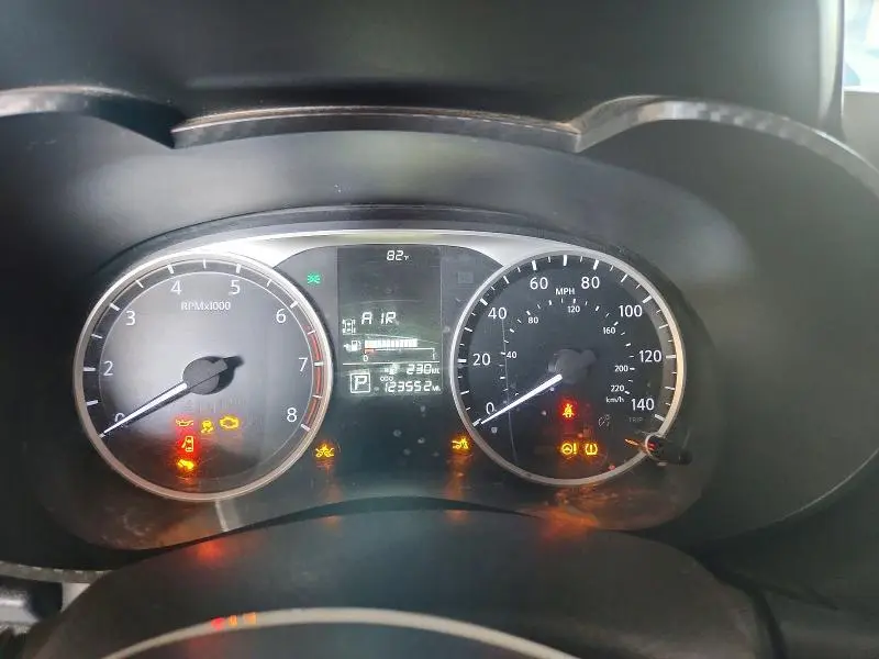 2021 NISSAN VERSA S  