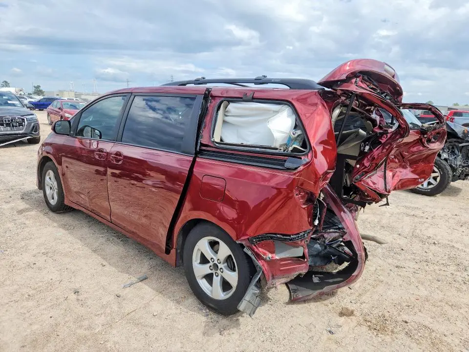 2020 TOYOTA SIENNA LE  