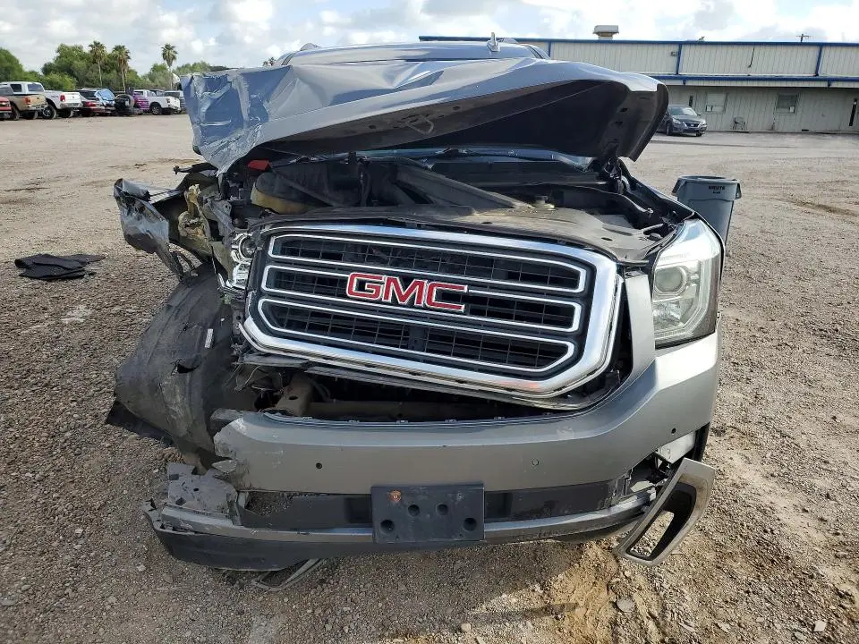 2019 GMC YUKON SLE  