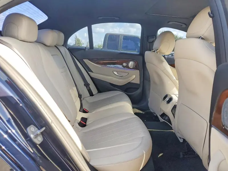 2017 MERCEDES-BENZ E 300  