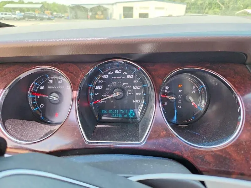 2011 FORD TAURUS SEL  