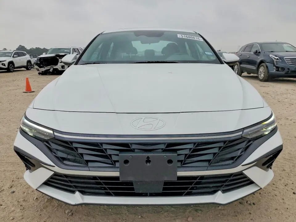 2025 HYUNDAI ELANTRA SEL  