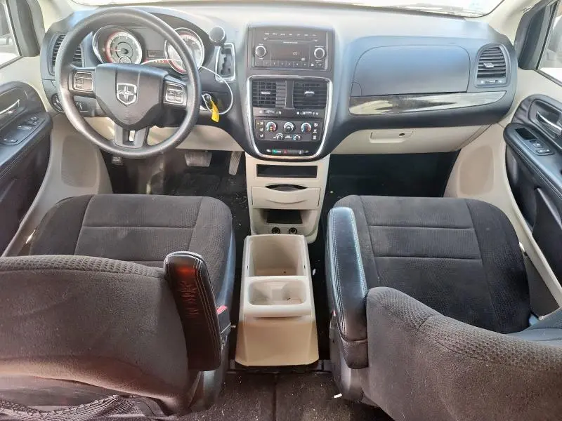2013 DODGE GRAND CARAVAN SE  