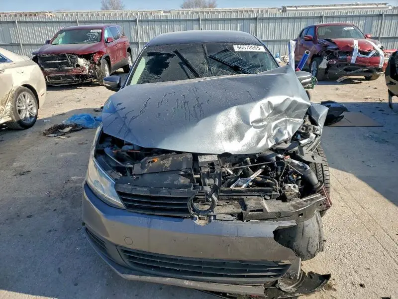 2011 VOLKSWAGEN JETTA SE  