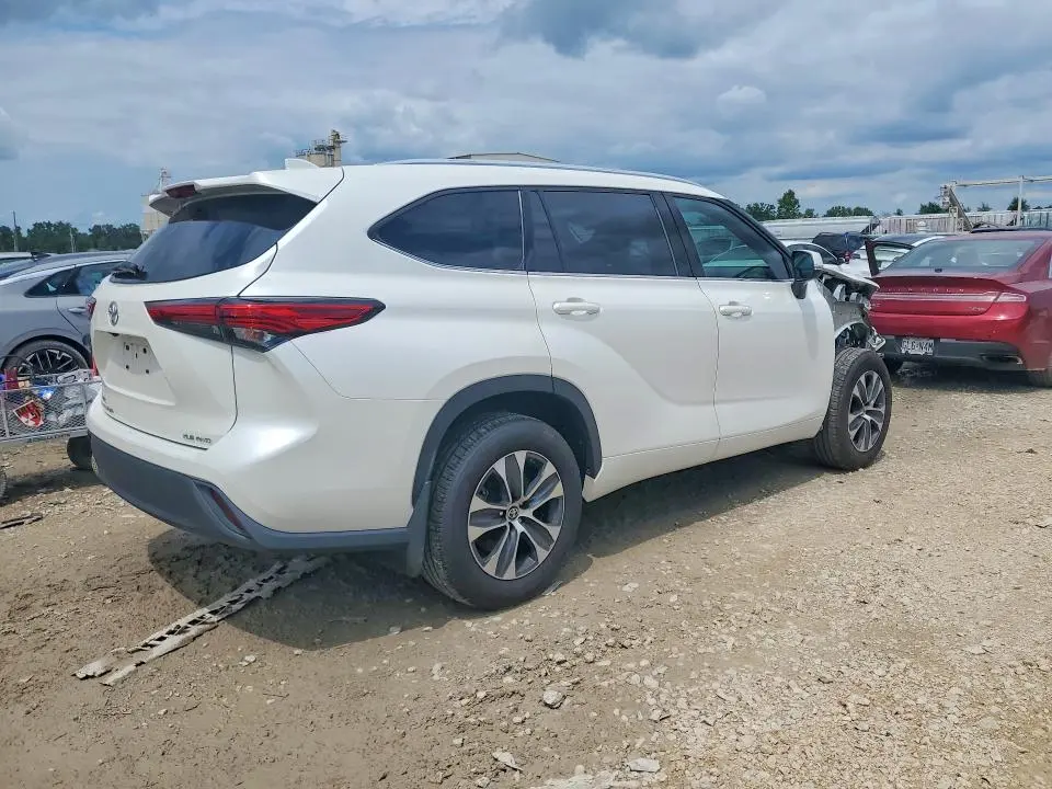 2020 TOYOTA HIGHLANDER XLE  