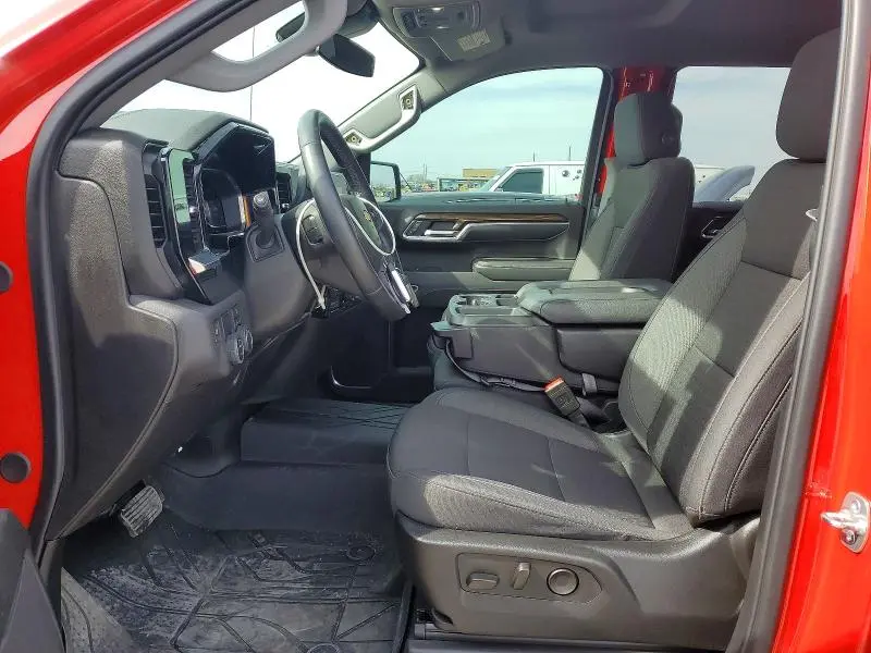 2025 CHEVROLET SILVERADO C1500 LT  