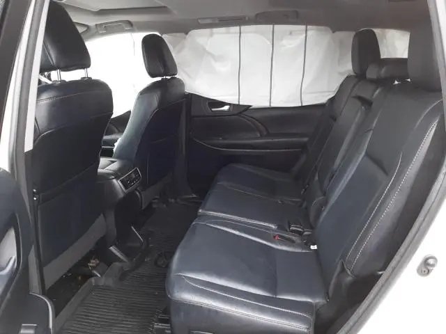 2018 TOYOTA HIGHLANDER SE  