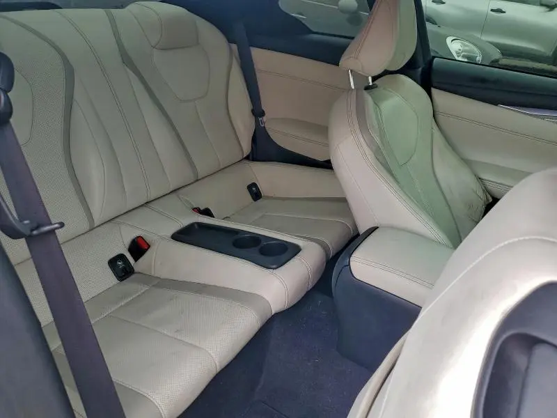 2018 INFINITI Q60 LUXE 300  