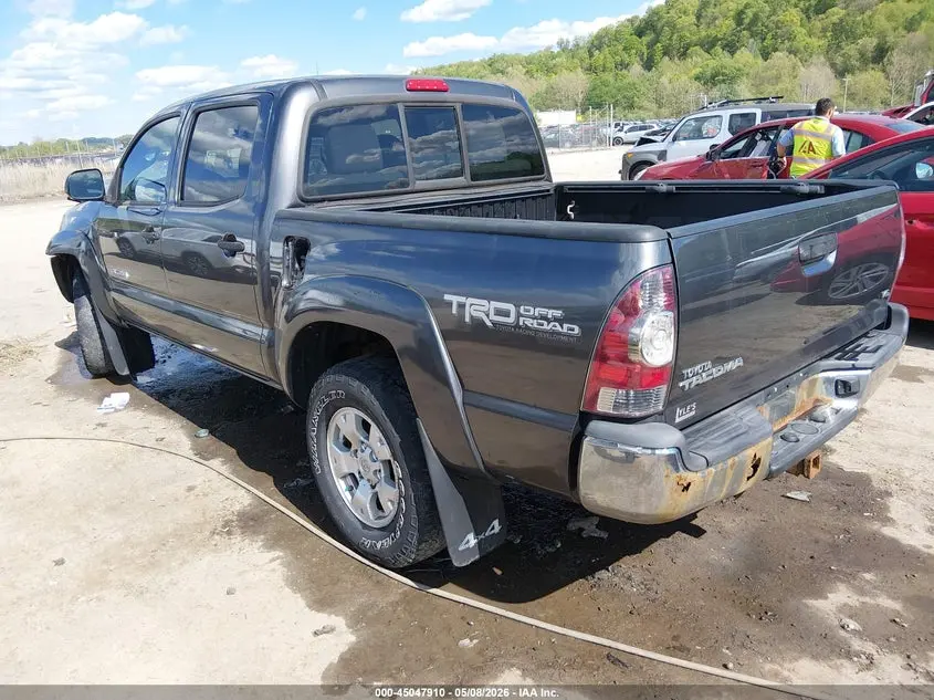 2013 TOYOTA TACOMA BASE V6