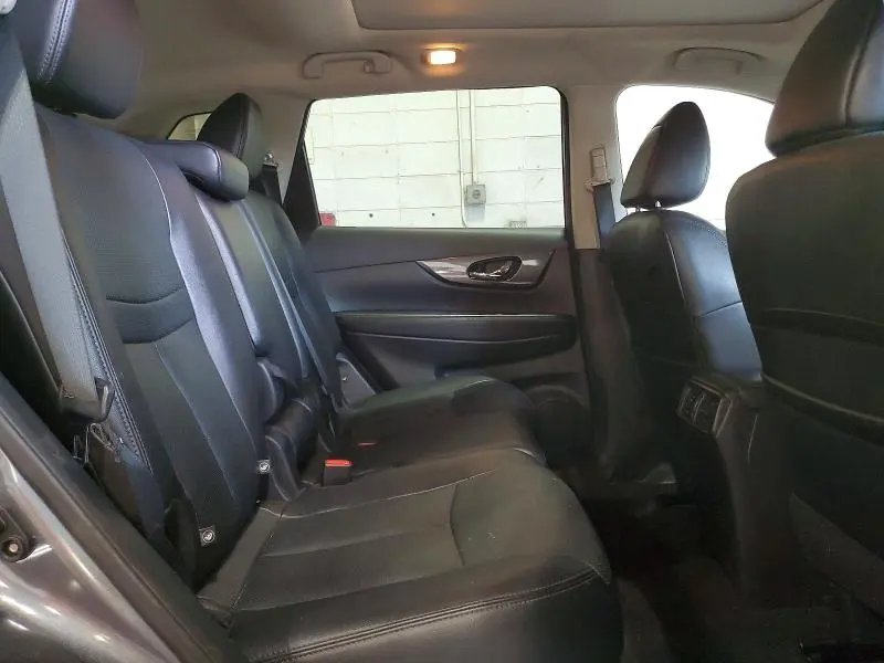 2016 NISSAN ROGUE SL  