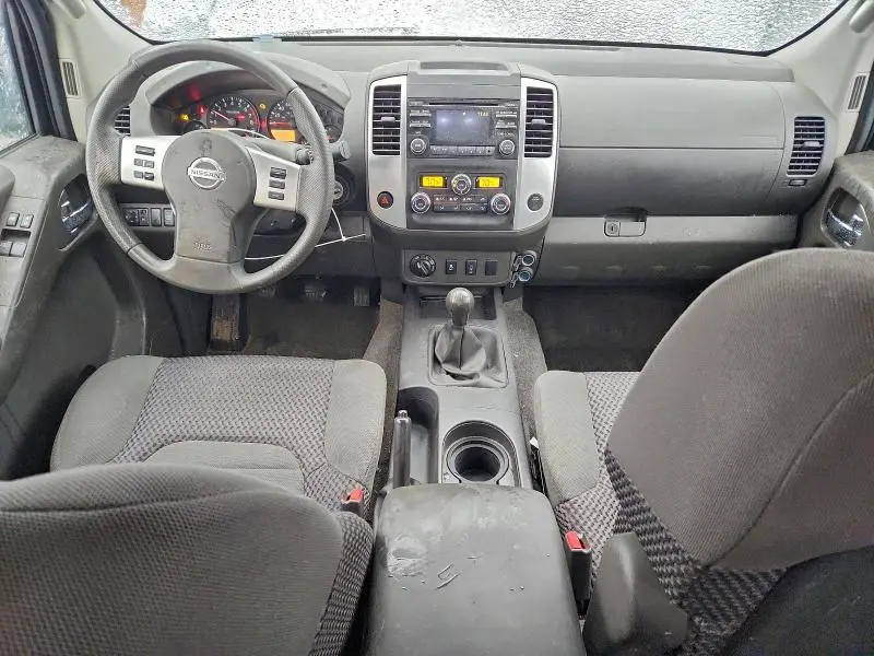 2013 NISSAN FRONTIER SV  