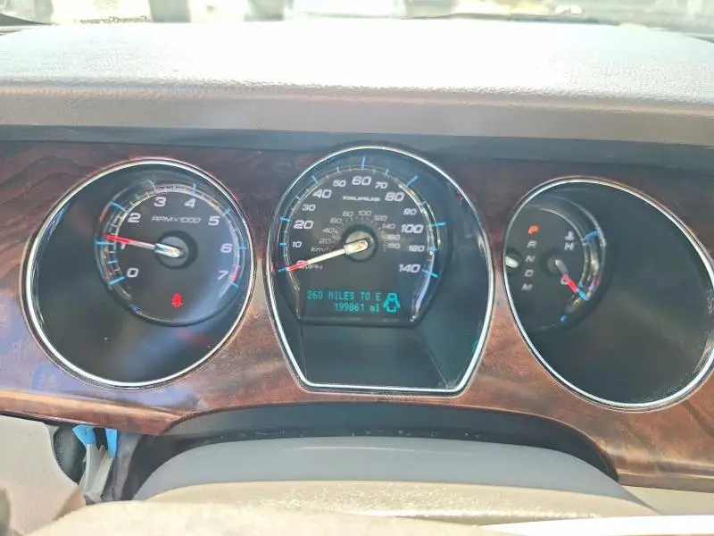 2011 FORD TAURUS SEL  