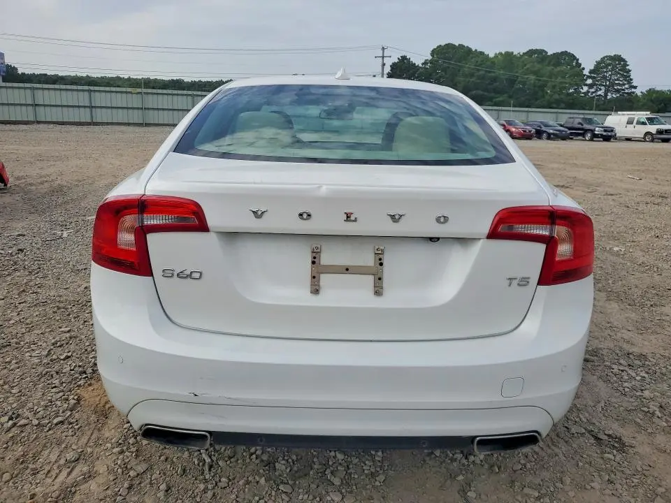 2015 VOLVO S60 PREMIER+  
