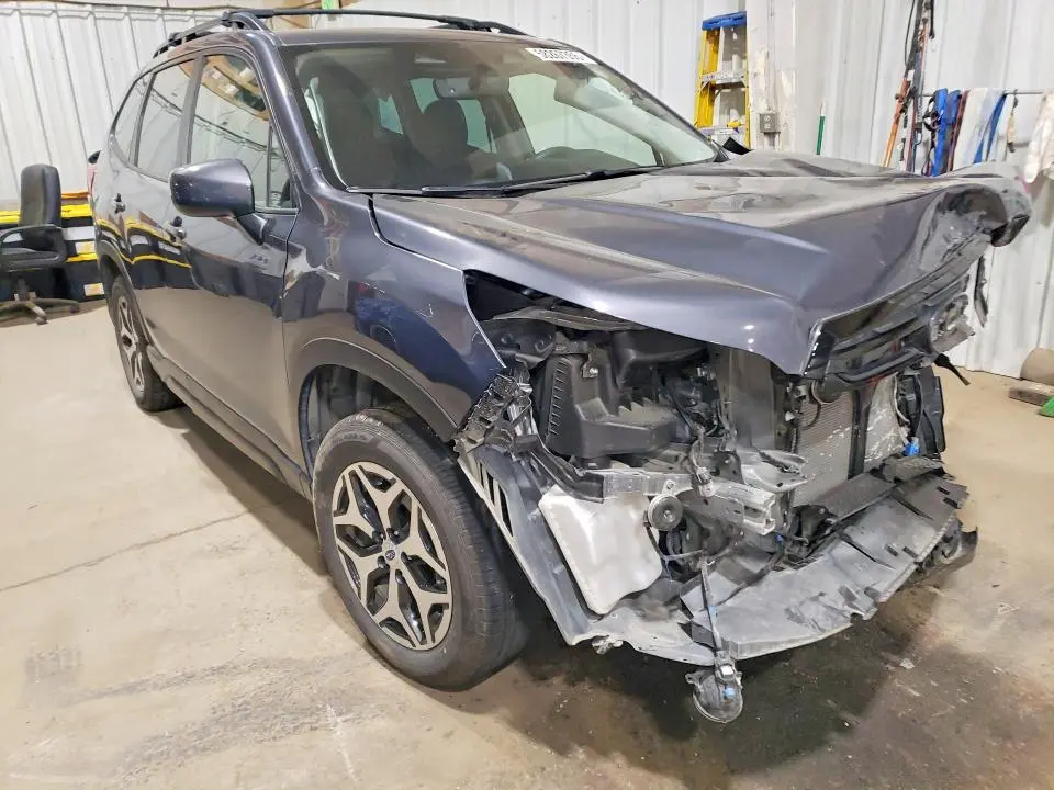 2023 SUBARU FORESTER PREMIUM  